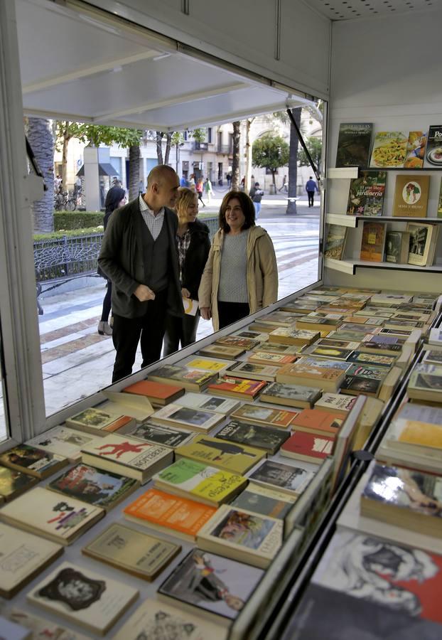 La Feria del Libro Antiguo de Sevilla, en imágenes