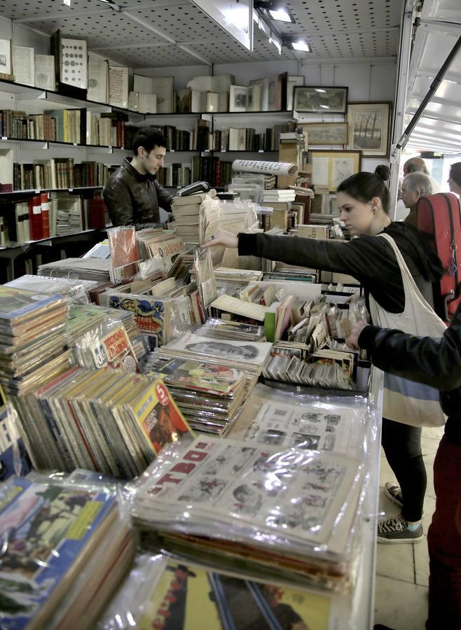 La Feria del Libro Antiguo de Sevilla, en imágenes