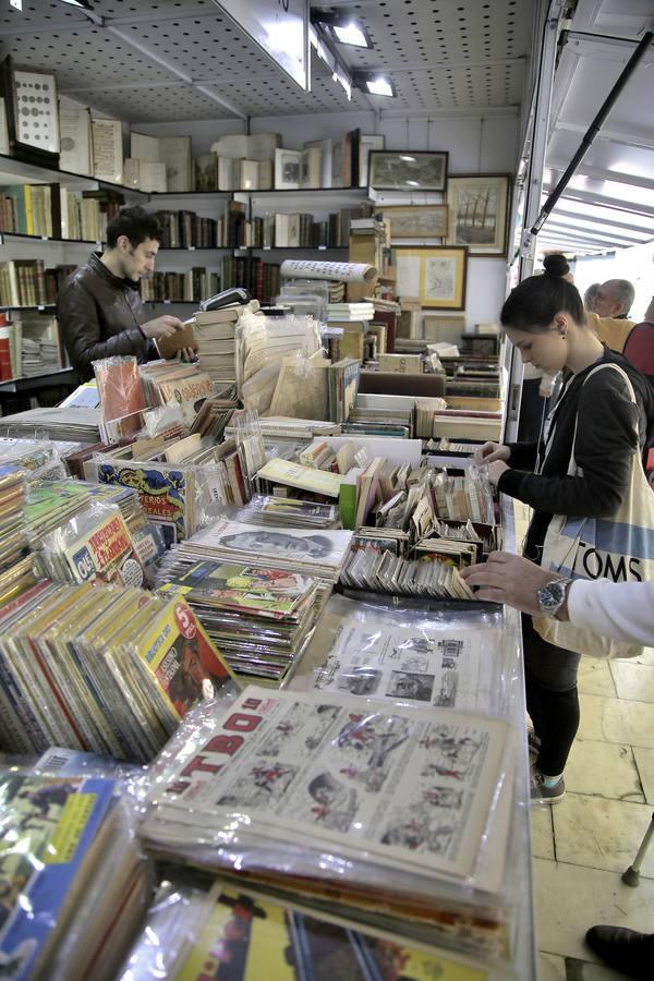 La Feria del Libro Antiguo de Sevilla, en imágenes