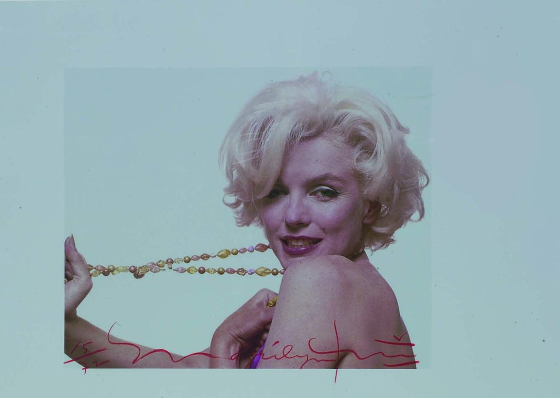 Perlas. La actriz, exuberante por naturaleza, no necesitaba más adornos que su encanto natural. Consciente de ello, no solía recargar su imagen con joyas ostentosas