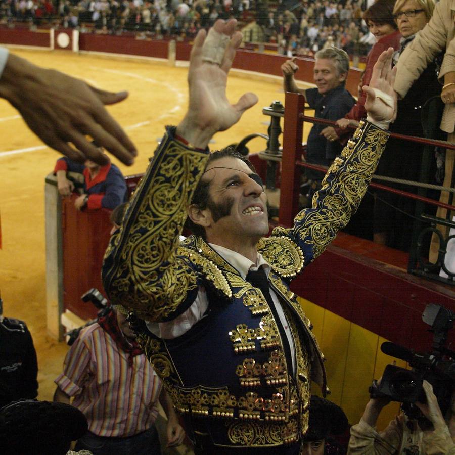 Los triunfos y las cornadas de Padilla, en imágenes