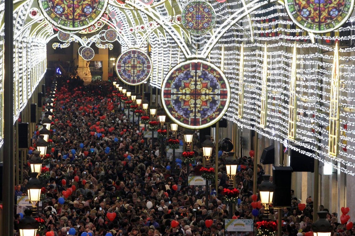 Málaga enciende la Navidad con su espectacular alumbrado