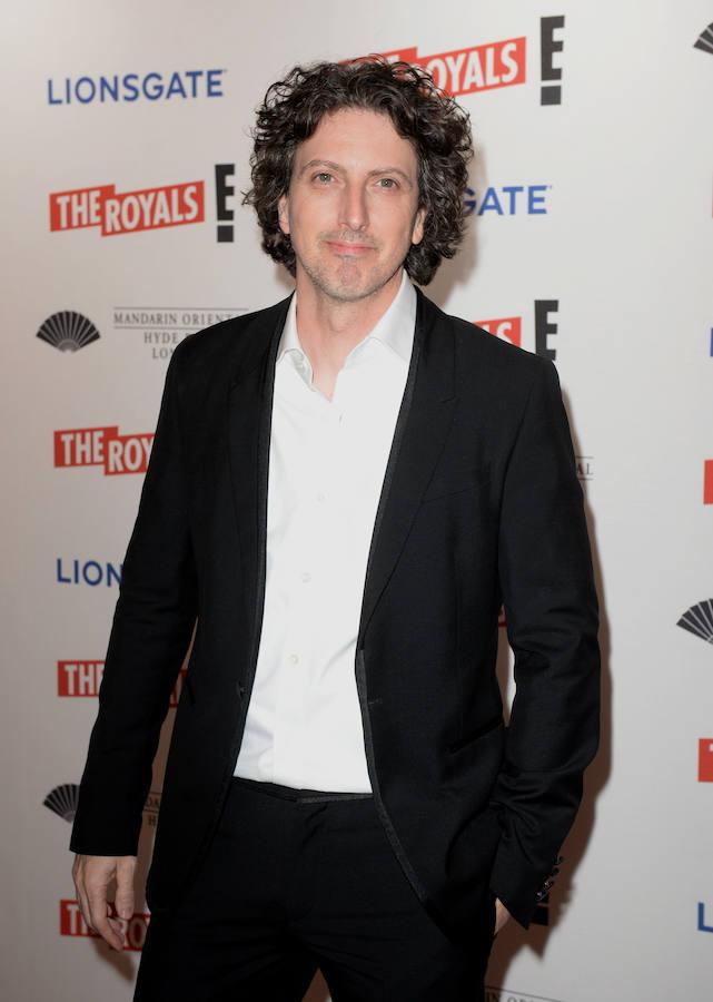 Mark Schwahn. El reparto de «One Tree Hill» muestra su apoyo a la guionista Audrey Wauchope, víctima del creador de la serie. 