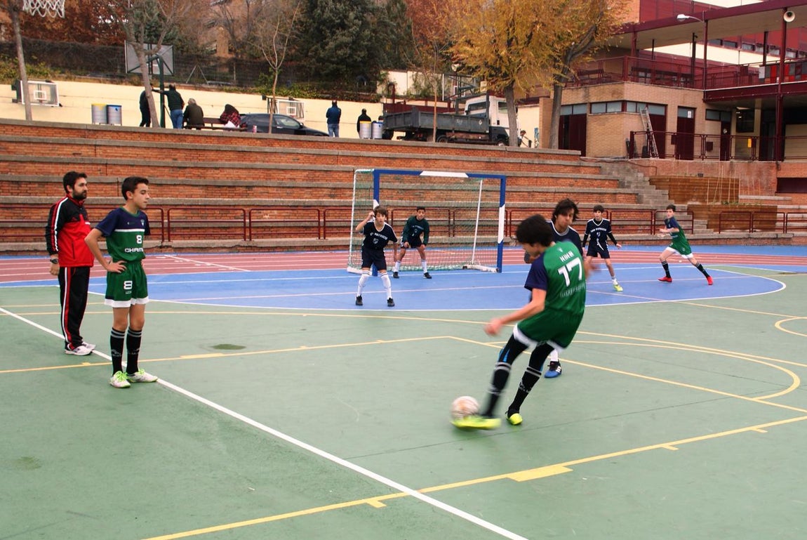 Las mejores imágenes del partido de fútbol sala cadete masculino entre San Patricio Soto Azul y Maristas Chamberí