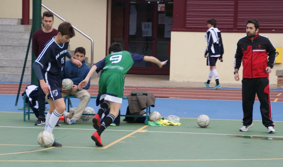 Las mejores imágenes del partido de fútbol sala cadete masculino entre San Patricio Soto Azul y Maristas Chamberí