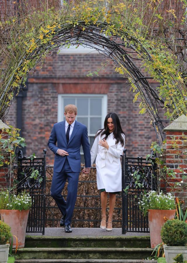 El lunes 27 de noviembre de 2017 será recordado por todos los ingleses con gran alegría por ser el día en el que la Casa Real inglesa decidió anunciar el compromiso del Príncipe Harry con Meghan Markle. 