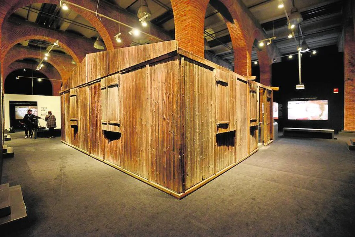 5. Cuenta con más de 600 piezas originales, el 95 por ciento de las cuales no habían salido nunca del Museo Estatal de Auschwitz Birkenau