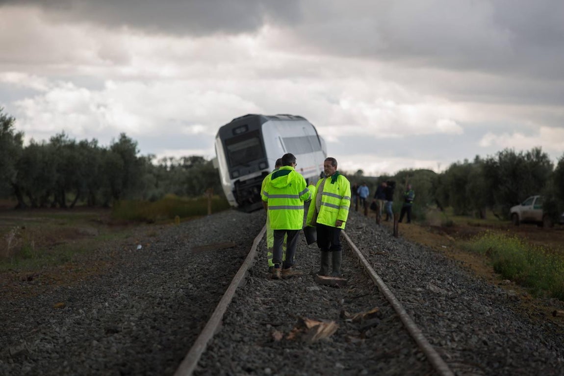 El accidente del tren Málaga-Sevilla en Arahal, en imágenes