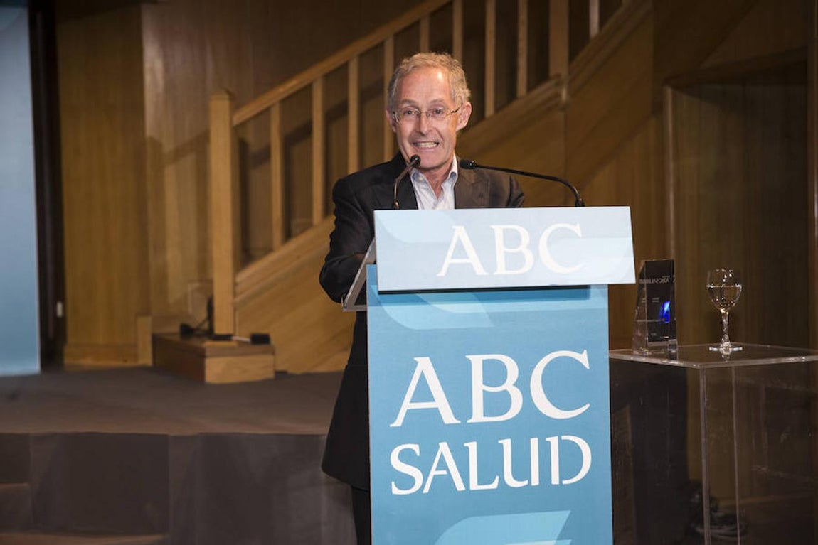 Gala de entrega de los VII Premios  ABC Salud, en imágenes. Carracedo es catedrático de Medicina Legal y director del Centro Nacional de Genotipado (Cegen) de la Universidad de Santiago de Compostela.