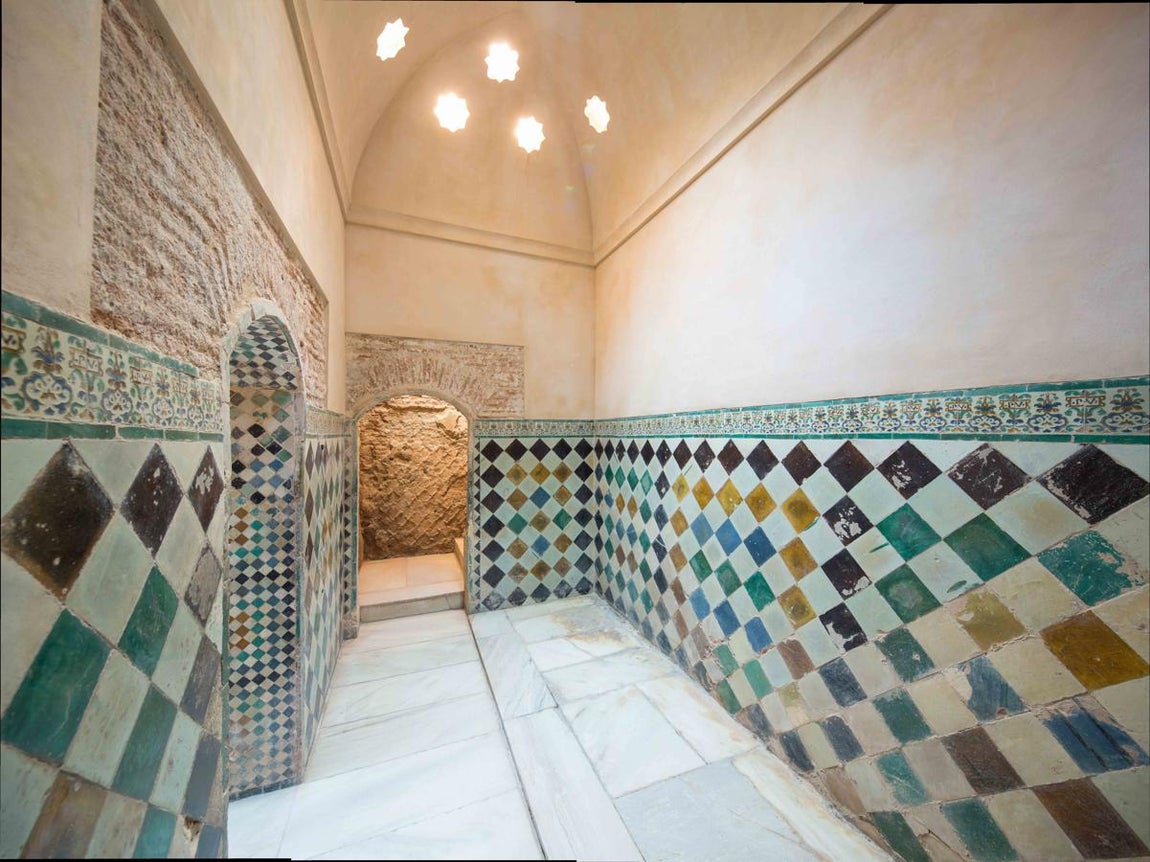 Así eran los majestuosos baños de los Reyes Católicos en la Alhambra de Granada