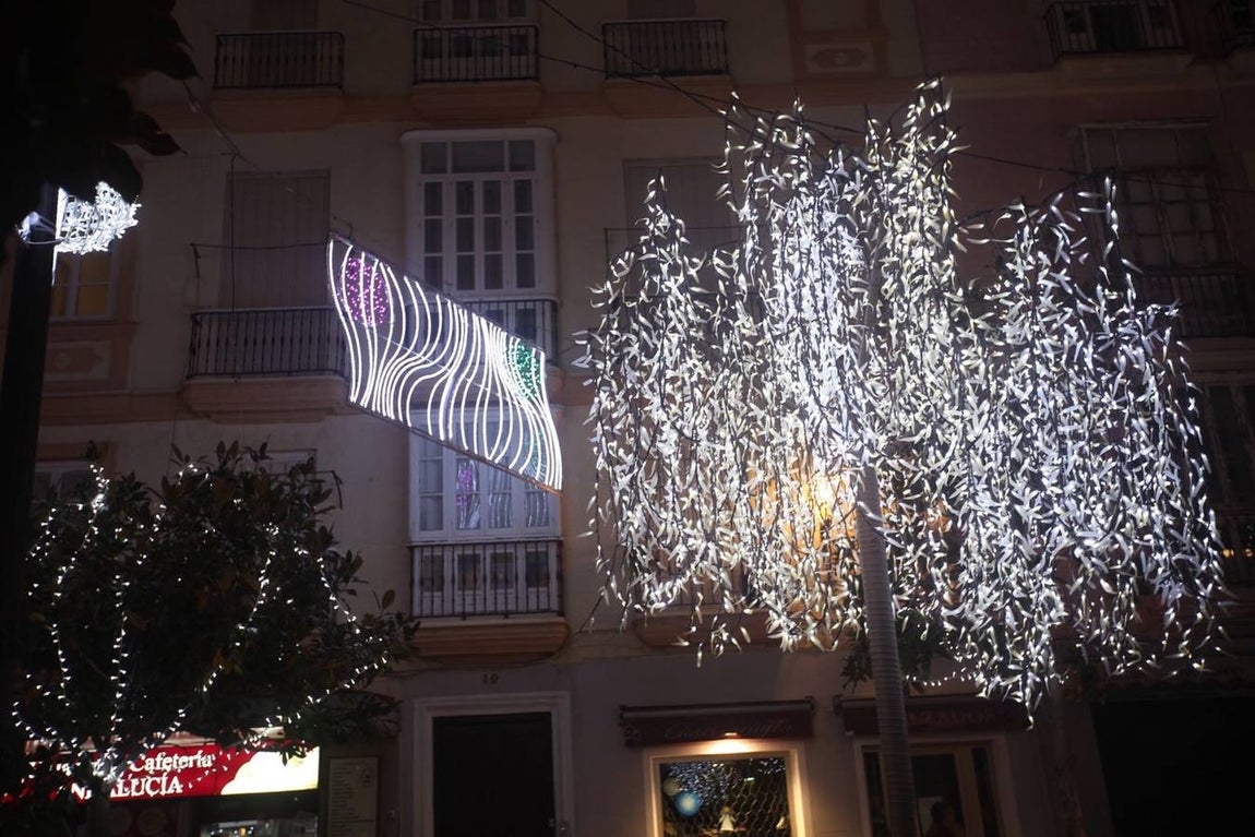 Cádiz se ilumina para recibir a la Navidad