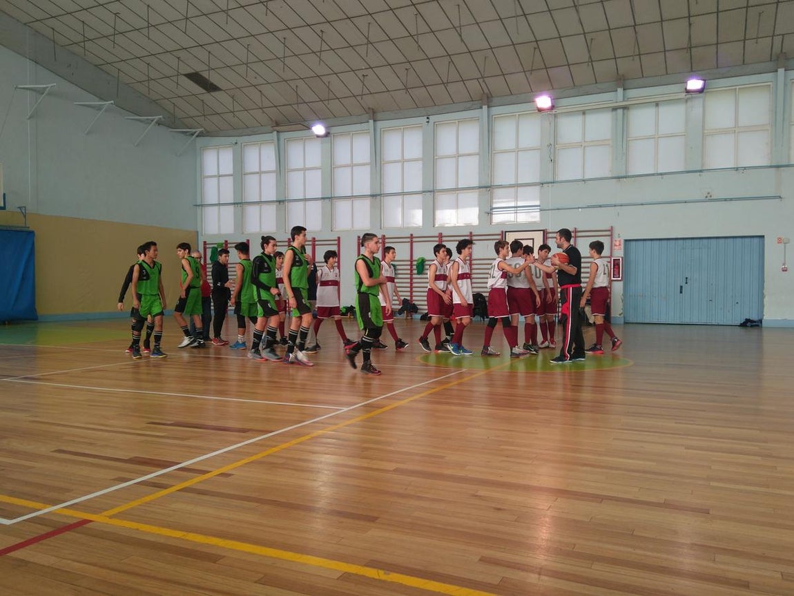 Las mejores imágenes del partido entre El Prado y Sagrados Corazones &quot;A&quot;