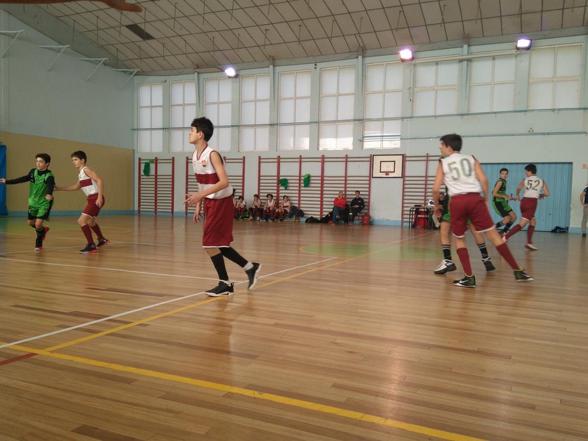 Las mejores imágenes del partido entre El Prado y Sagrados Corazones &quot;A&quot;