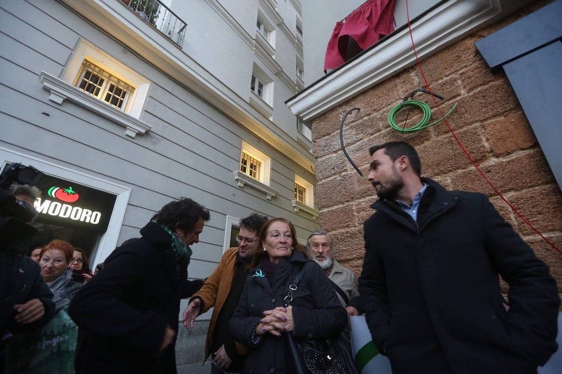 Fotos: Cambio de nombre de Avenida Ramon de Carranza a 4 de diciembre de 1977