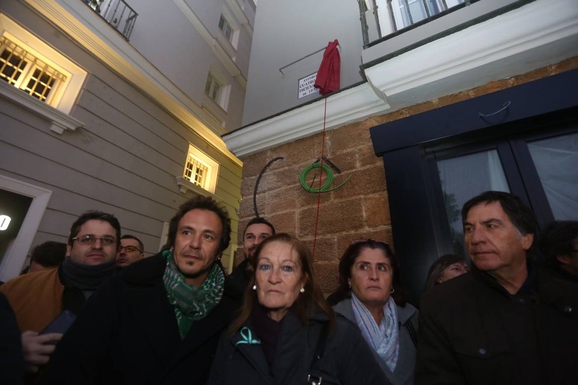 Fotos: Cambio de nombre de Avenida Ramon de Carranza a 4 de diciembre de 1977