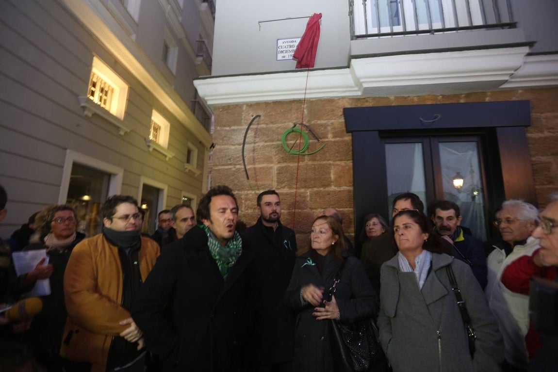 Fotos: Cambio de nombre de Avenida Ramon de Carranza a 4 de diciembre de 1977