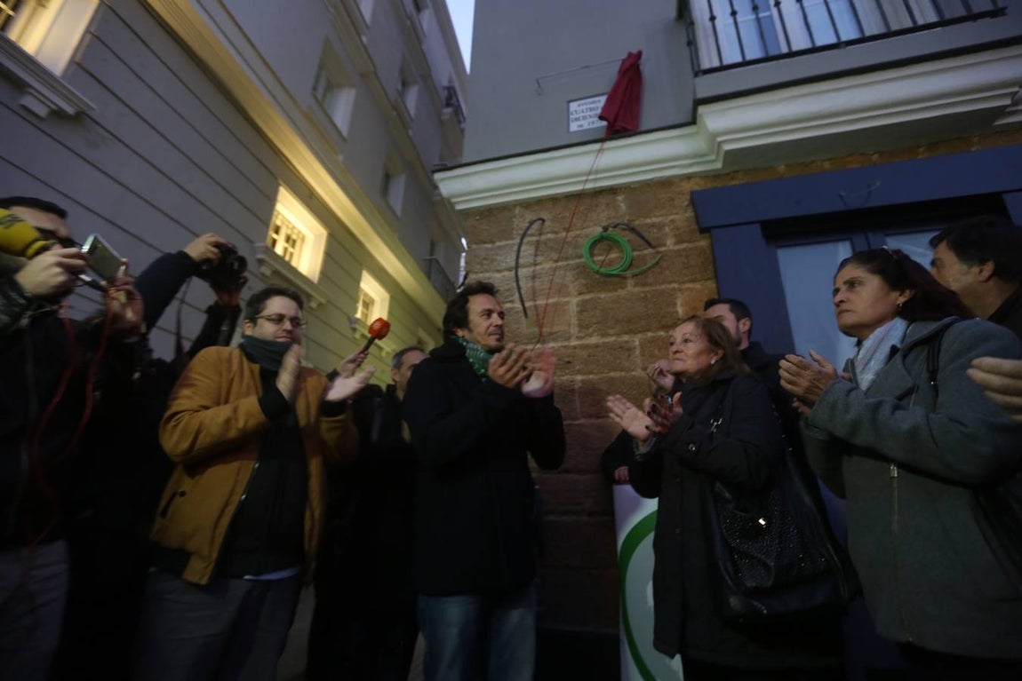 Fotos: Cambio de nombre de Avenida Ramon de Carranza a 4 de diciembre de 1977