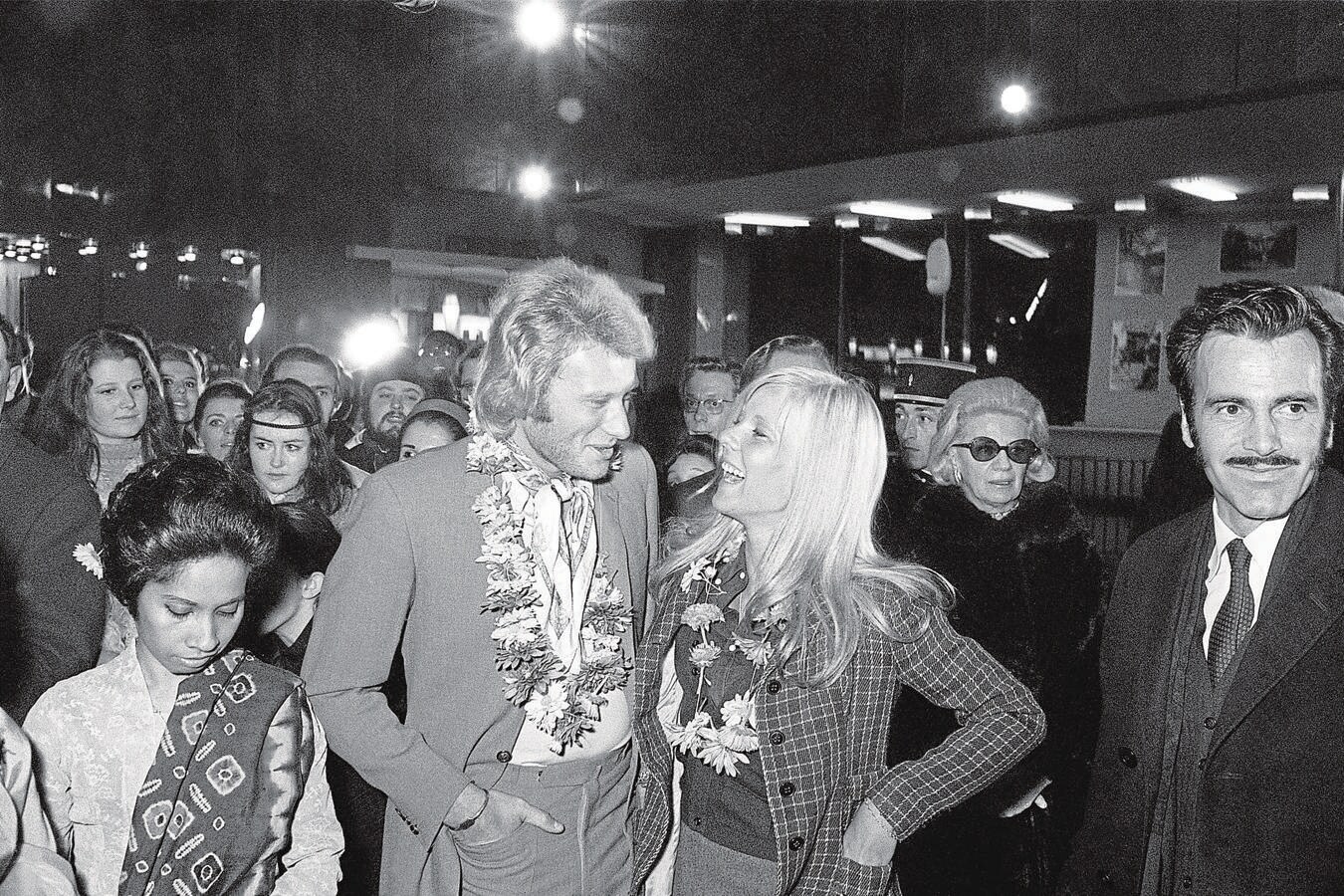Johnny Hallyday, junto a su esposa Sylvie Vartan, en 1969. 