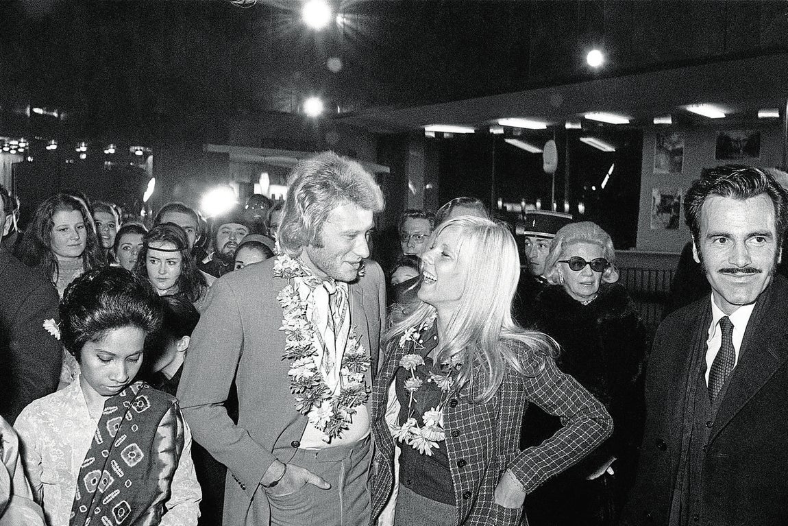 Johnny Hallyday, junto a su esposa Sylvie Vartan, en 1969. 