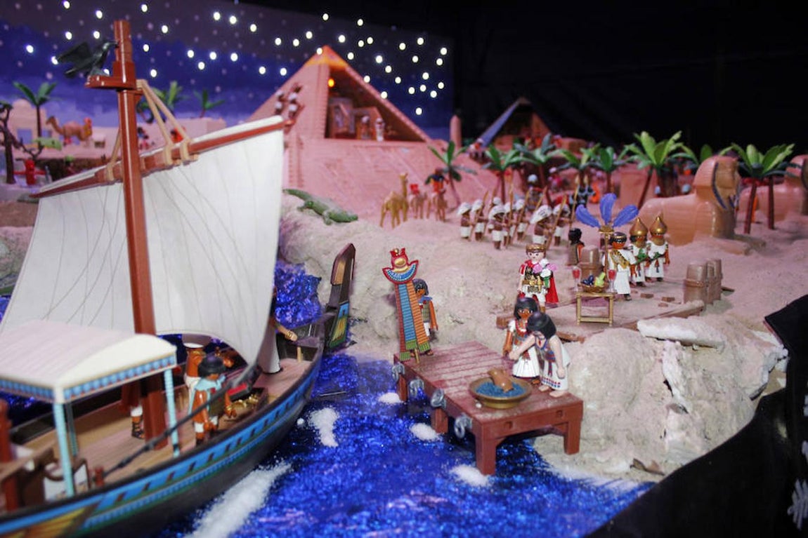 Belenes solidarios con figuras de «playmobil»