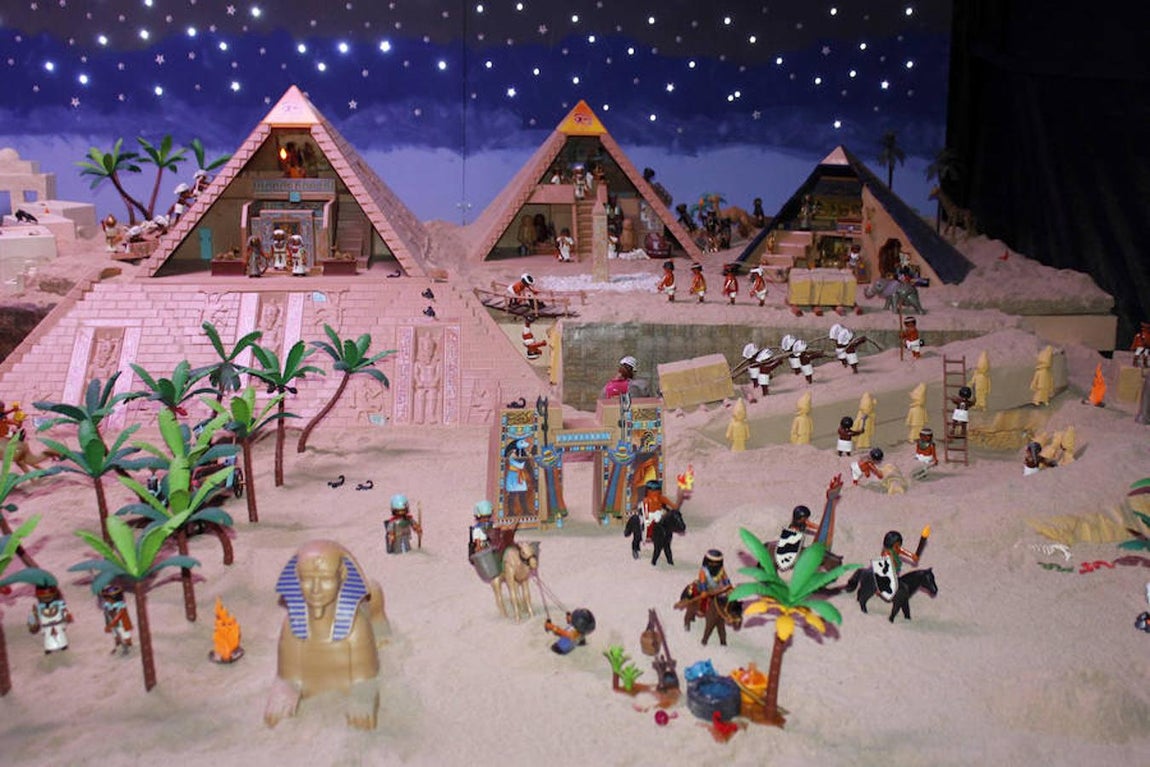 Belenes solidarios con figuras de «playmobil»