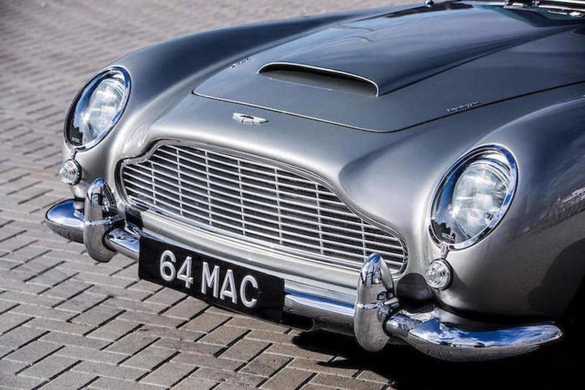 Aston Martin DB5. La casa de subastas Bonhams se hizo cargo de la subasta de estos dos ejemplares de coleccionista el pasado dos de diciembre en la reconocida «The Bond Street Sale», en Londres