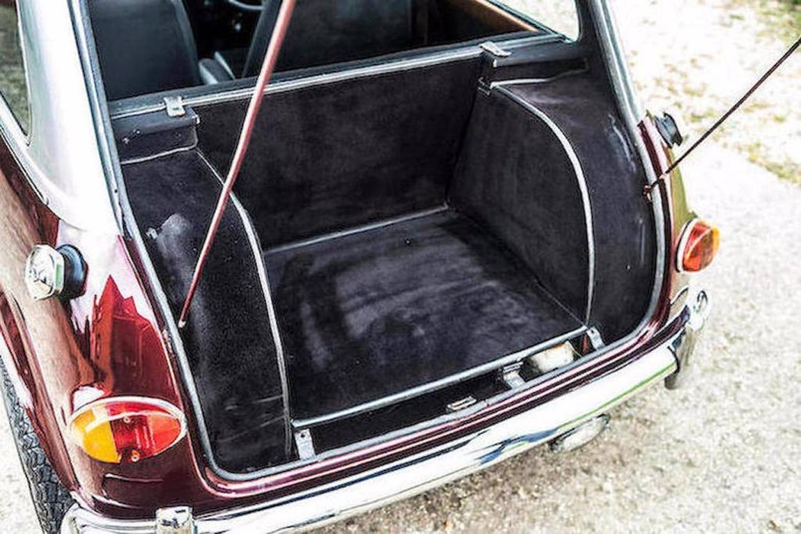 Mini Cooper S. Uno de los detalles en el que puso más énfasis fue en el maletero. El batería del considerado mejor grupo de música de la historia tenía que tener espacio para su instrumento