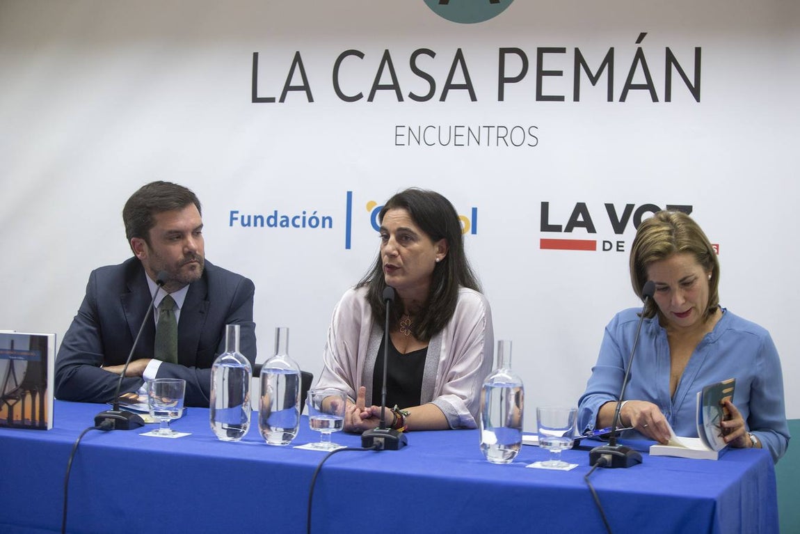 Fotos: Yolanda Vallejo presenta ‘Cómo hemos cambiado’ en la Casa Pemán