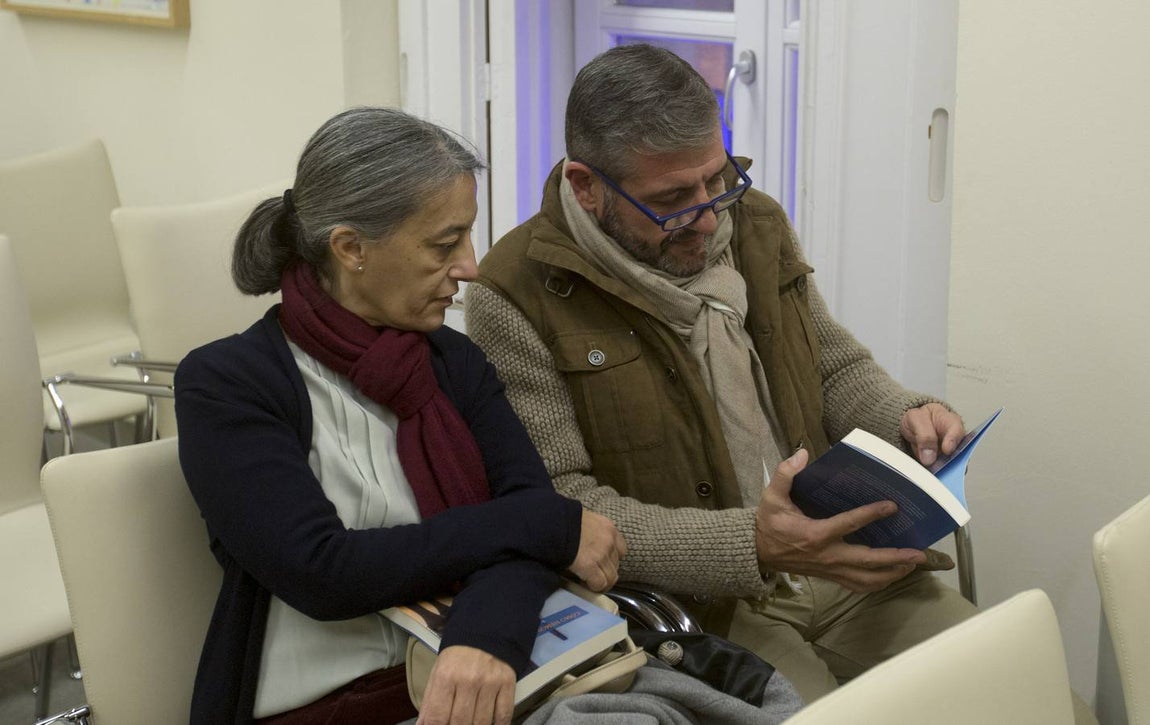 Fotos: Yolanda Vallejo presenta ‘Cómo hemos cambiado’ en la Casa Pemán