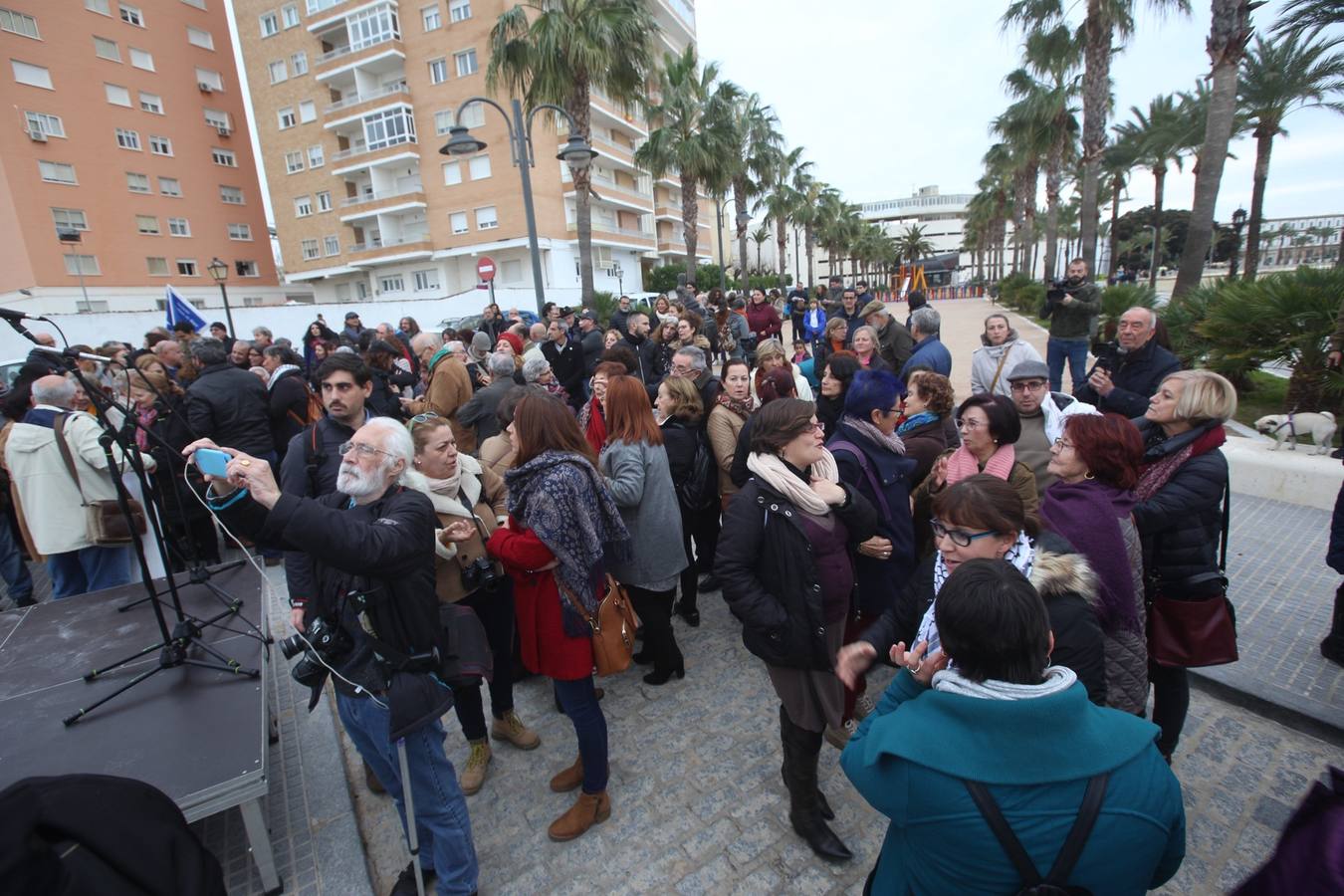 Fotos: Exposición permanente de la patera que arribó en Cádiz