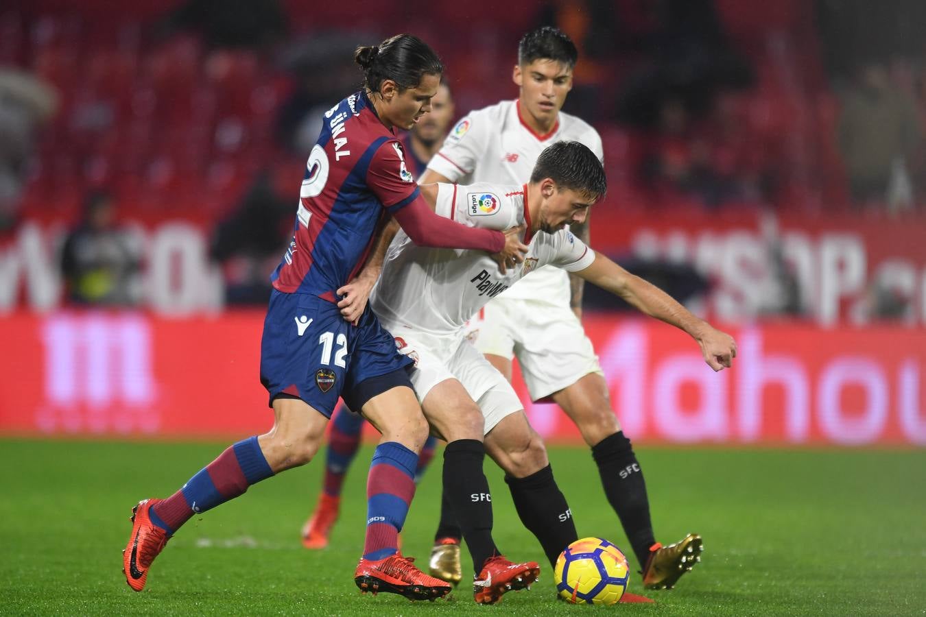 Todas las imágenes del Sevilla-Levante