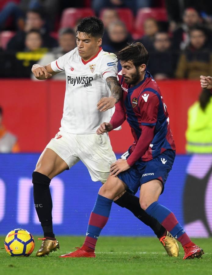 Todas las imágenes del Sevilla-Levante