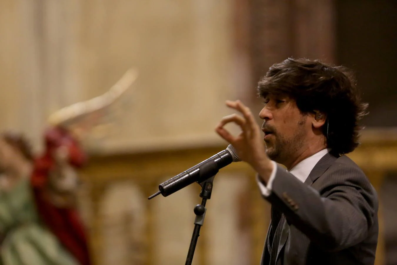 Lombo trae la Navidad a la catedral de Cádiz