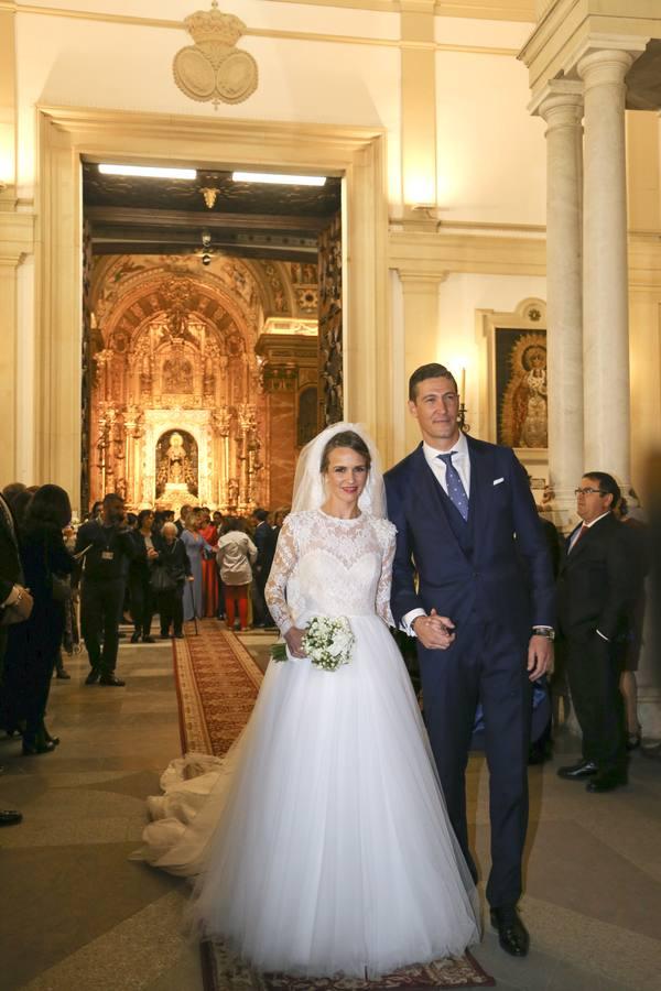 Yeyes Manzanares, hermana del diestro José Antonio Manzanares, se casó en la Basílica de la Macarena