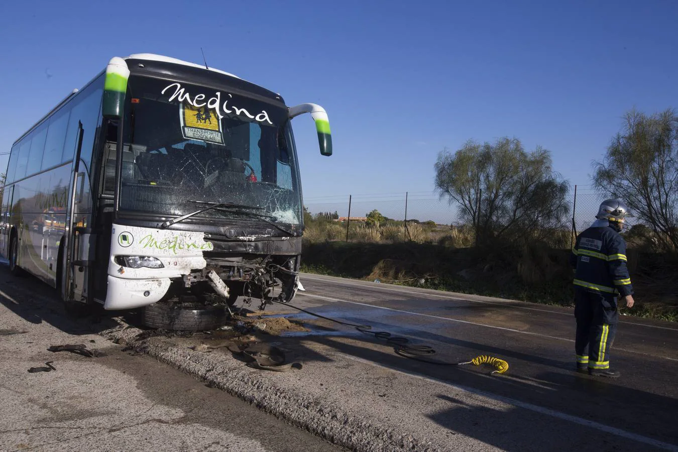 Muere tras colisionar su turismo con un autobús escolar en El Puerto