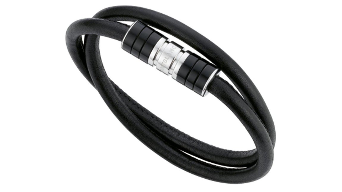 Montblanc. Brazalete en acero y resina. (Precio: 265 euros)