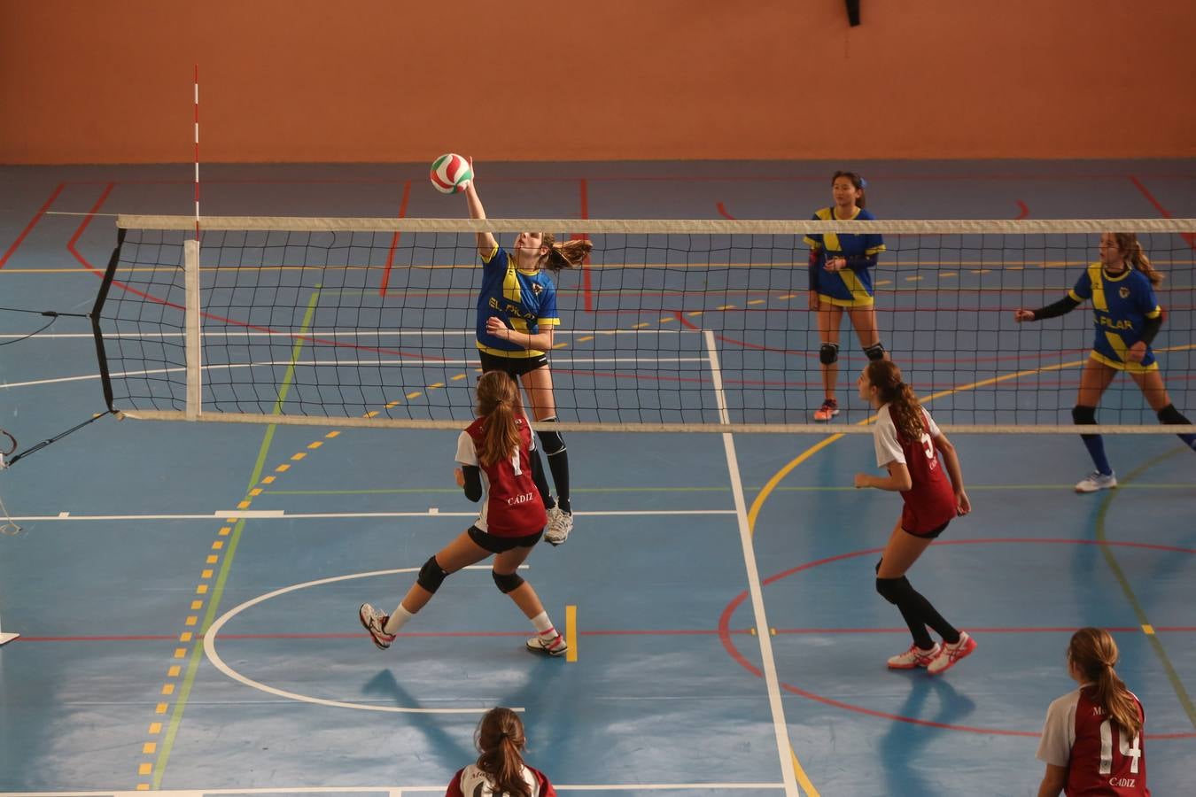 Fotos: Balonmano en Mirandilla. Olimpiadas Marianistas (II)