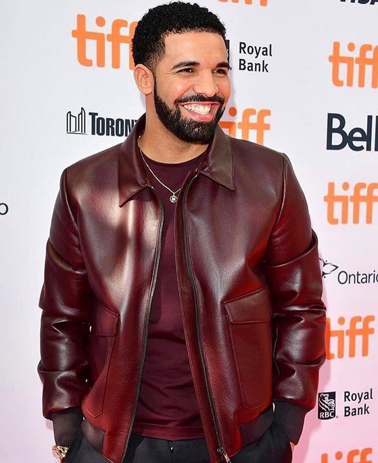 Drake. parece mentira que un rapero pueda figurar en un ranking como este, pero no hay quien le gane en el ‘street style’ y se defiende como pocos sobre la alfombra roja.
