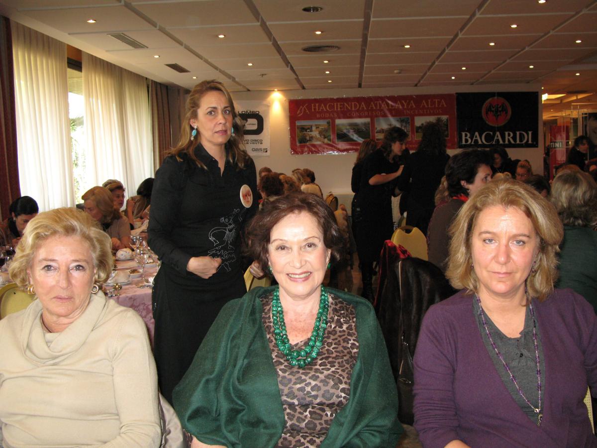 Margarita Utrera Molina, Carmen Franco y Mercedes Conradi, marquesa de Santisteban del Puerto. 