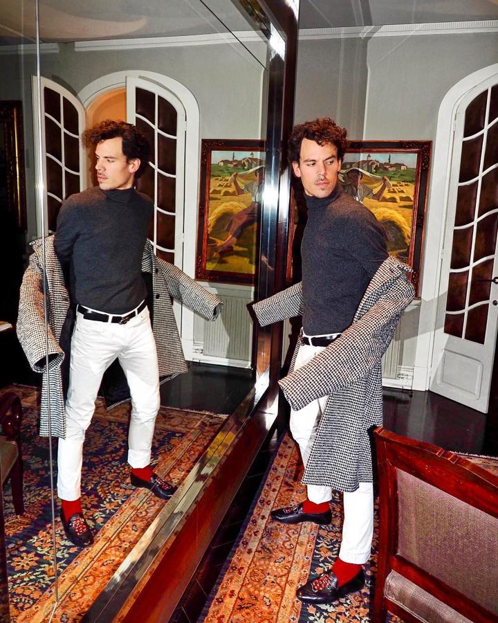 Juan Avellaneda. el diseñador ha hecho suyo un nuevo concepto de lujo que queda patente en cada uno de sus sofisticados looks.