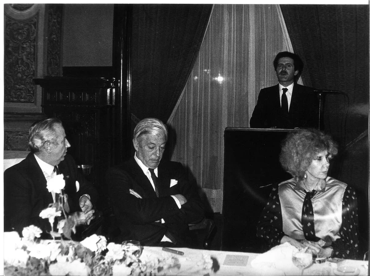 Siguiendo el discurso de Luis Yáñez en la misma cena  homenaje en 1985