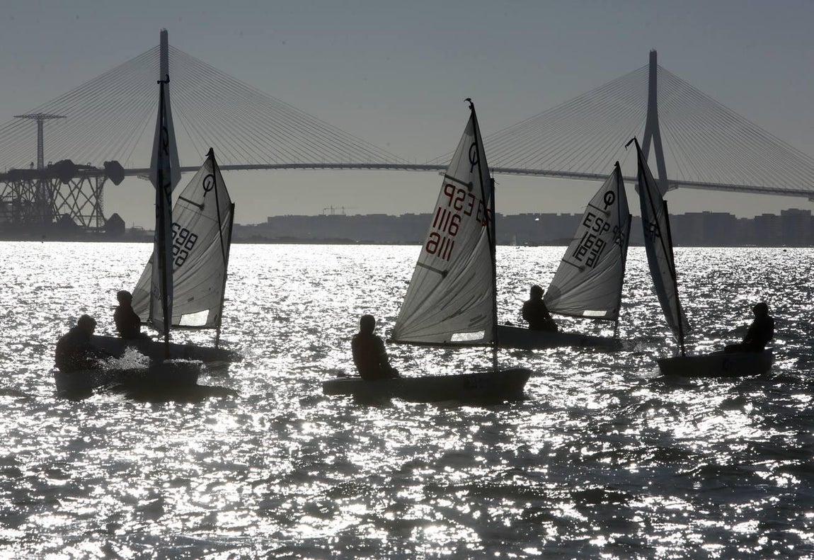 GALERÍA FOTOS: Comienza la Optimist Excellence Cup en aguas gaditanas