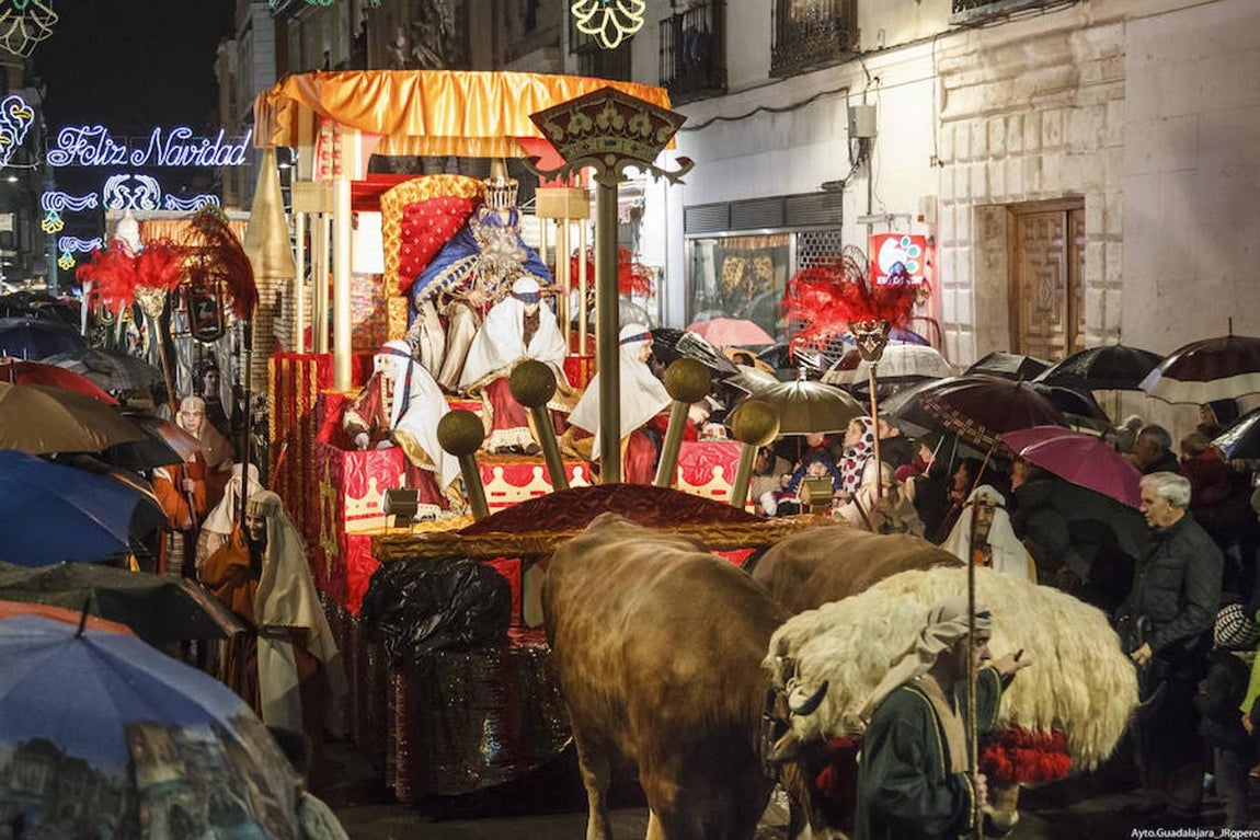 Cabalgata de Reyes en Guadalajara. Foto: JESÚS ROPERO