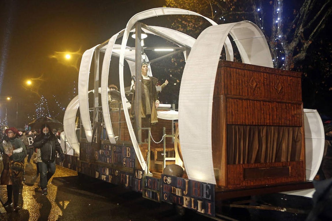 La cabalgata de los Reyes Magos de Madrid, en imágenes
