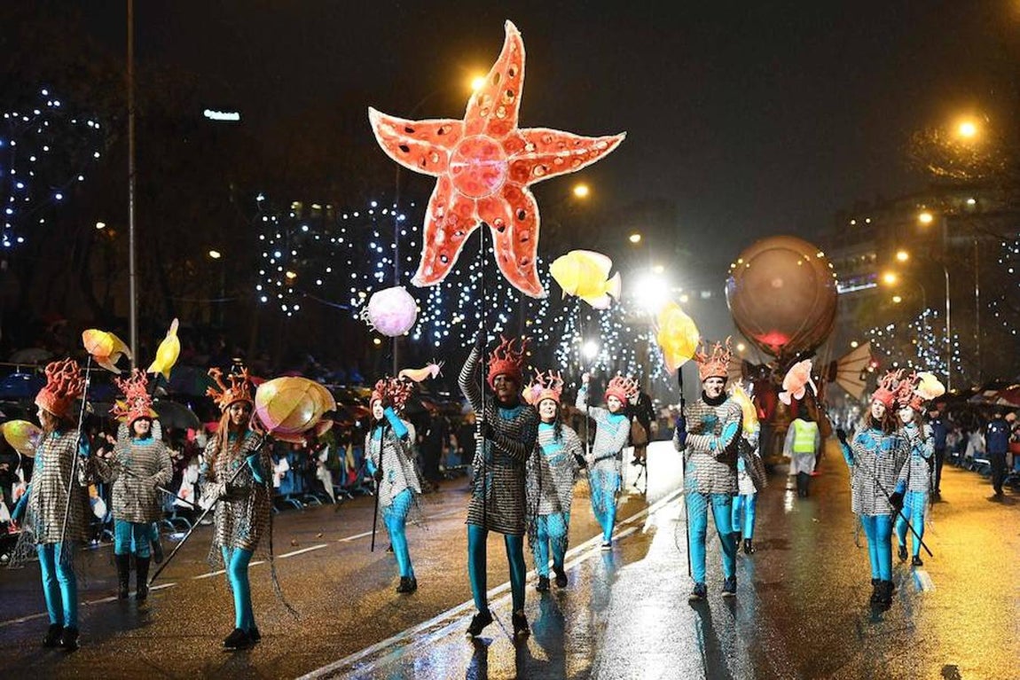 La cabalgata de los Reyes Magos de Madrid, en imágenes