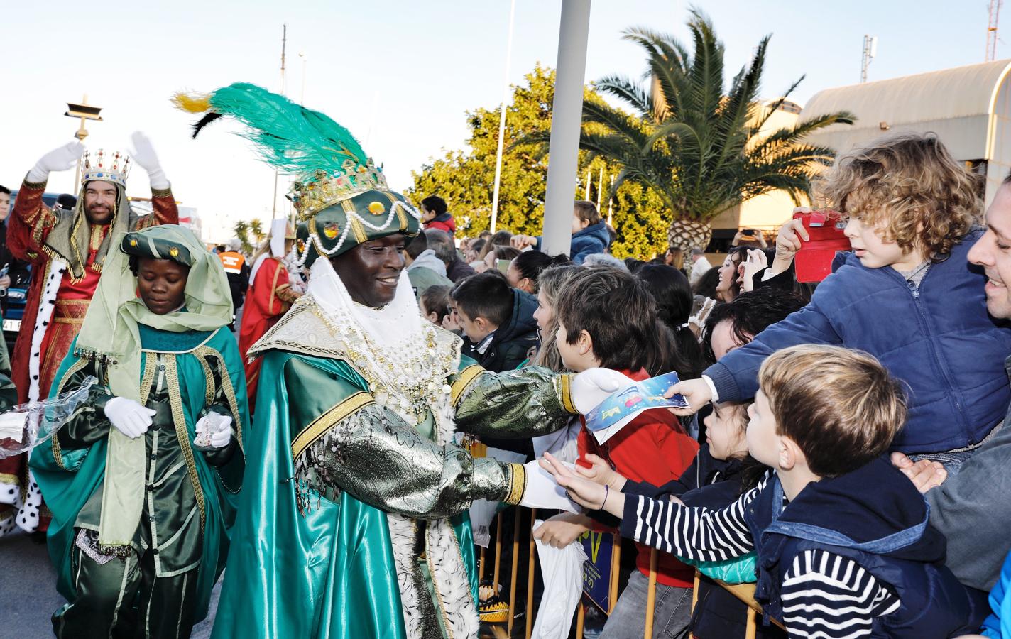 La Cabalgata de Reyes Magos de Valencia, en imágenes. 