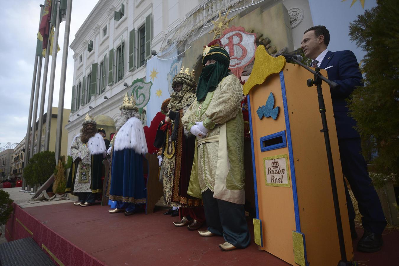 Las Cabalgatas de Reyes de la Bahía, en imágenes