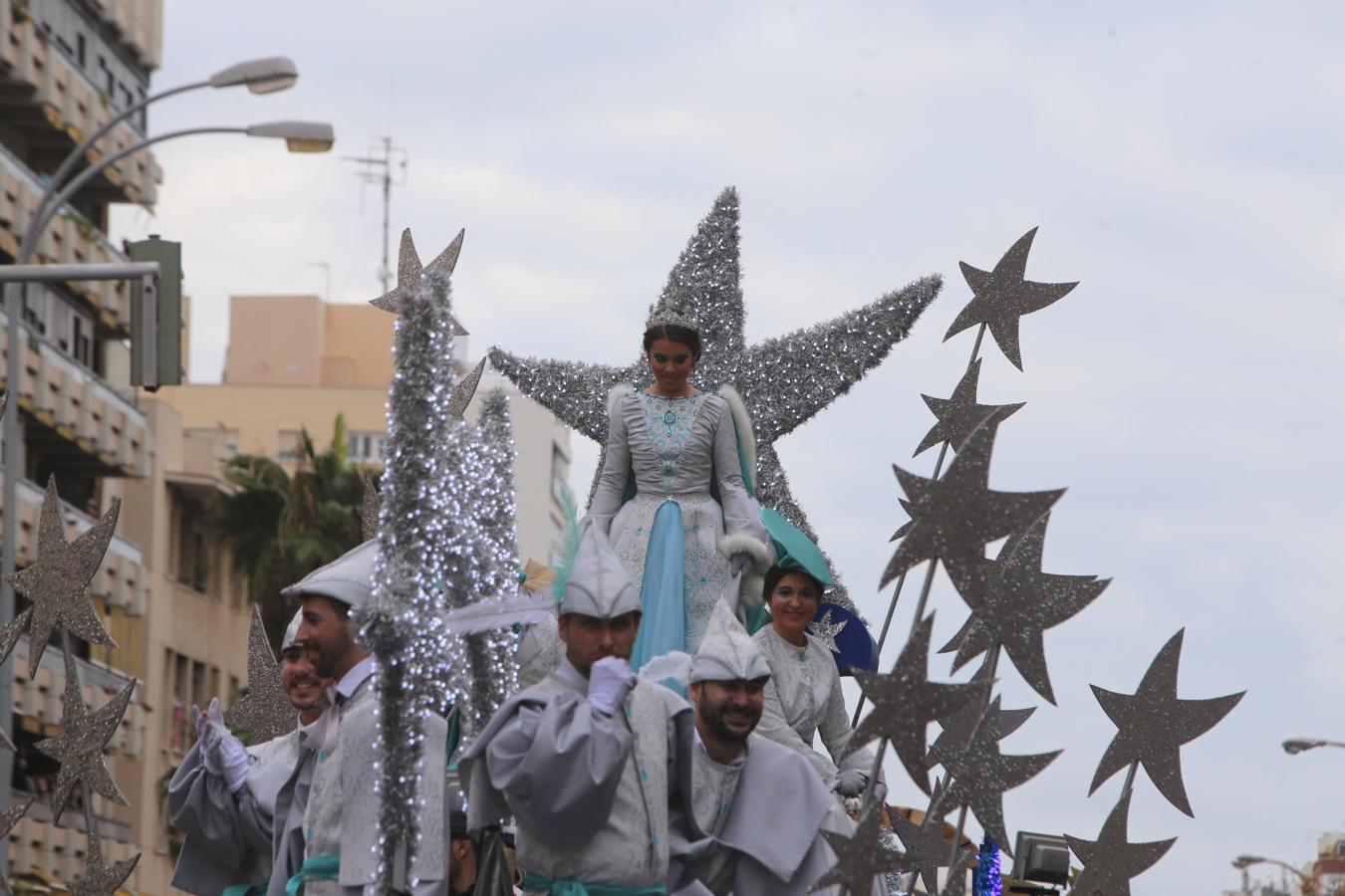 FOTOS: La Cabalgata de los Reyes Magos de Cádiz