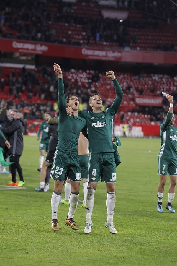 Las imágenes más trepidantes del derbi Sevilla FC-Real Betis