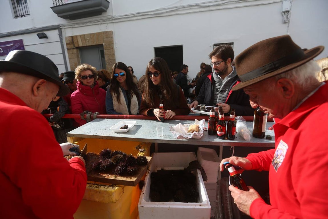 Fotos: Ambientazo en la Erizada más madrugadora de Cádiz